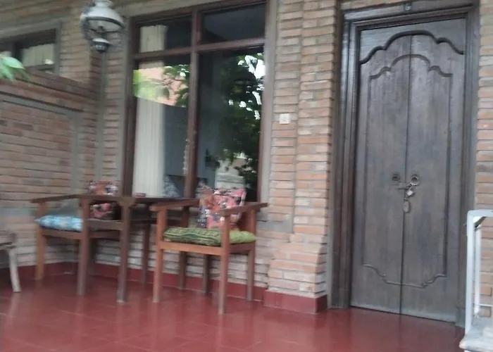 Гостевой дом Dewa Bungalows, A Balinese House And Art Gallery 3*