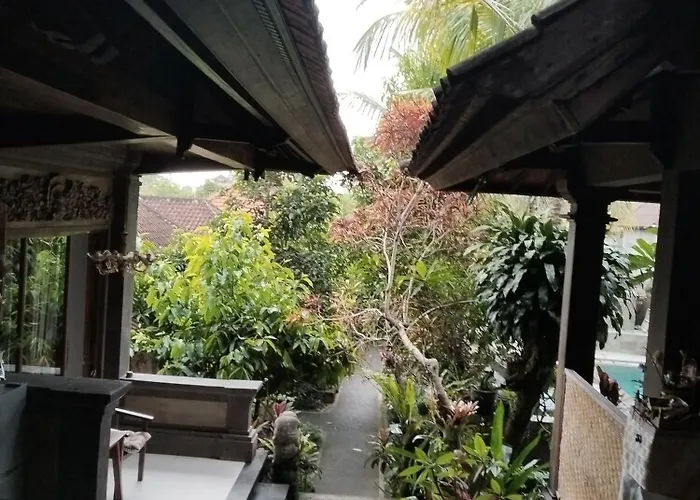 Dewa Bungalows, A Balinese House And Art Gallery 3* Убуд