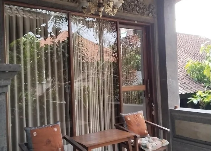 Dewa Bungalows, A Balinese House And Art Gallery 3*
