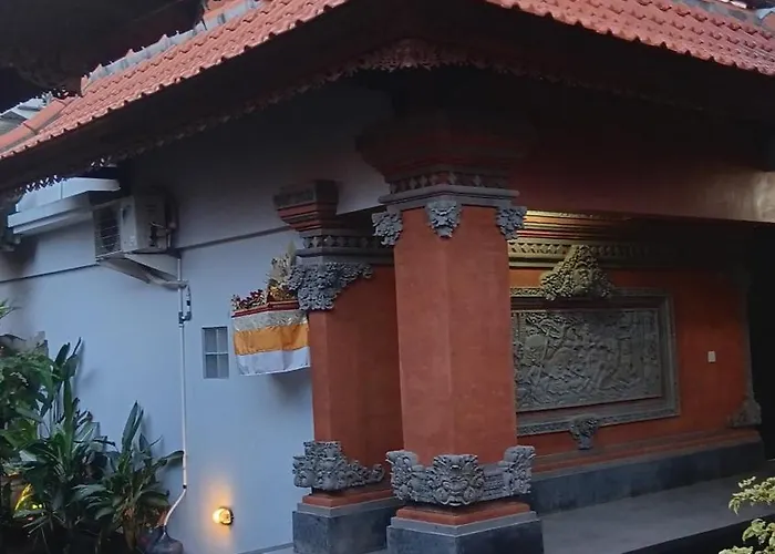 Гостевой дом Dewa Bungalows, A Balinese House And Art Gallery