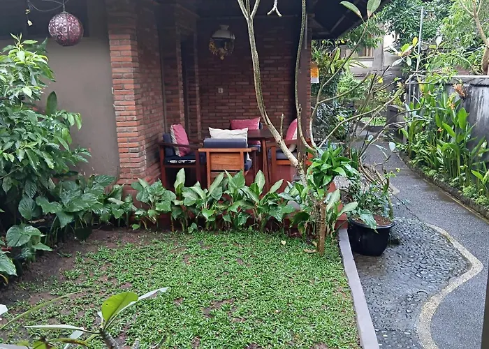 Dewa Bungalows, A Balinese House&art Gallery 3*
